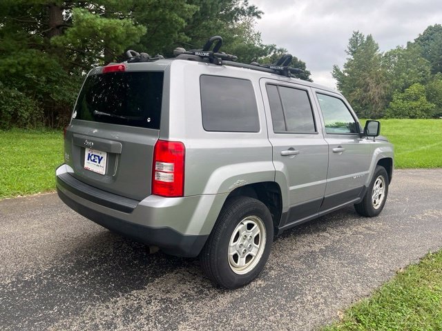 Used 2015 Billet Silver Metallic Jeep Sport image 3
