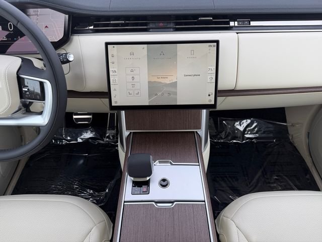 New 2026 Santorini Black Land Rover SE image 15