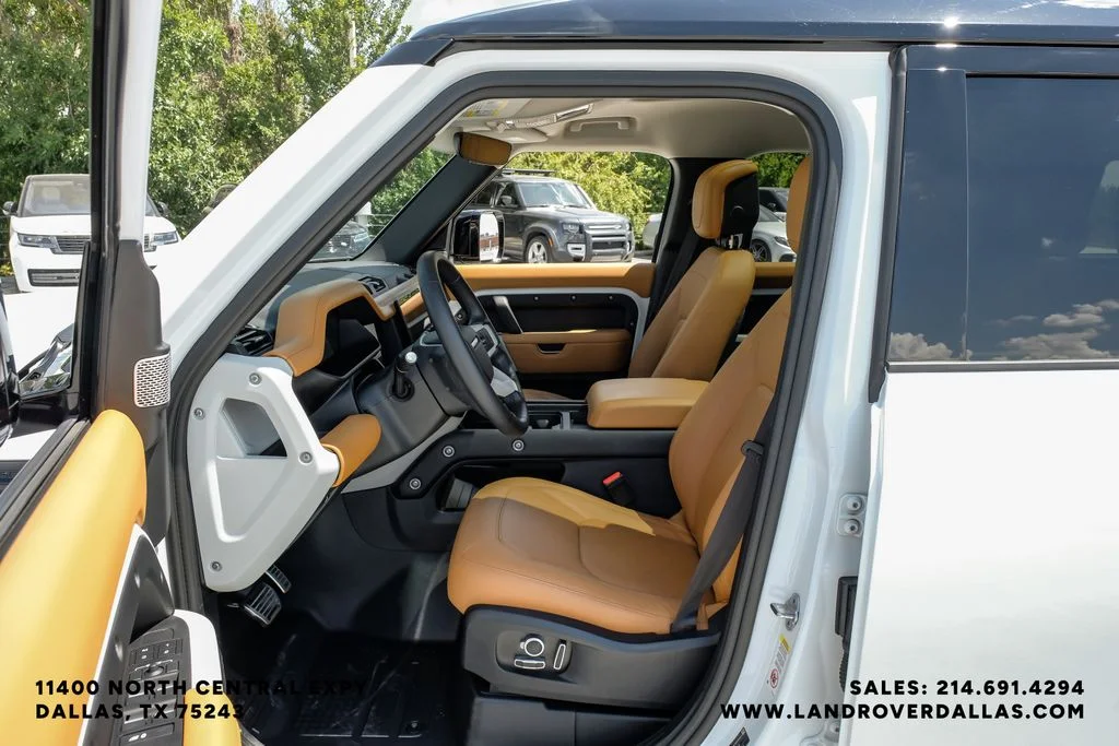 Used 2024 Fuji White Land Rover S image 39