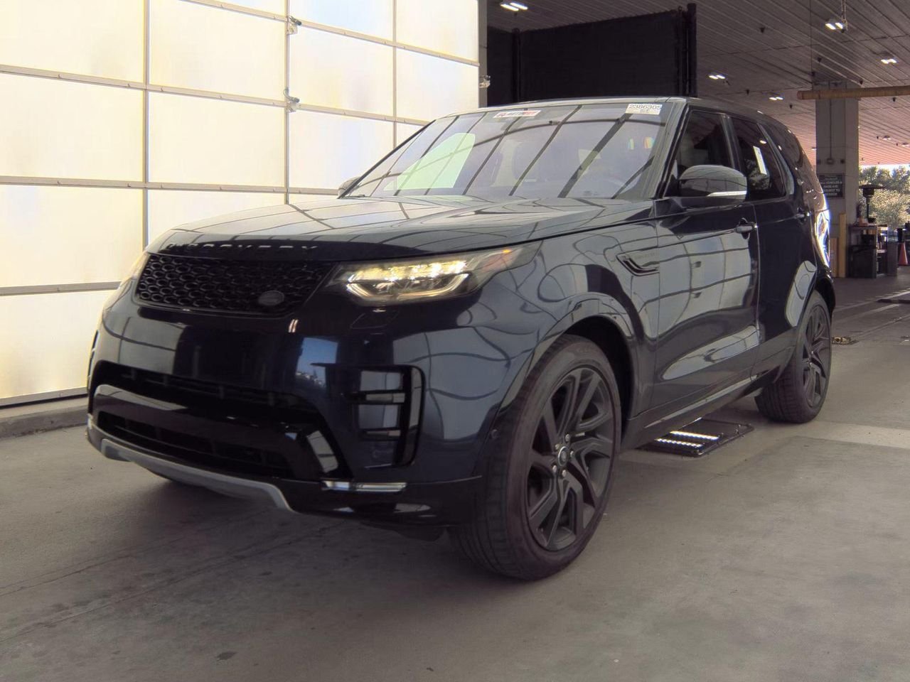 2019 Land Rover Discovery HSE SC V6's photo