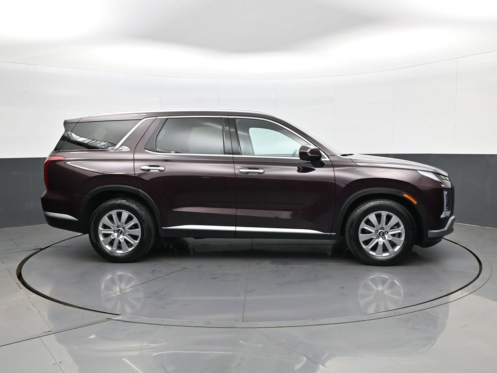 Used 2023 Red Hyundai SEL image 4