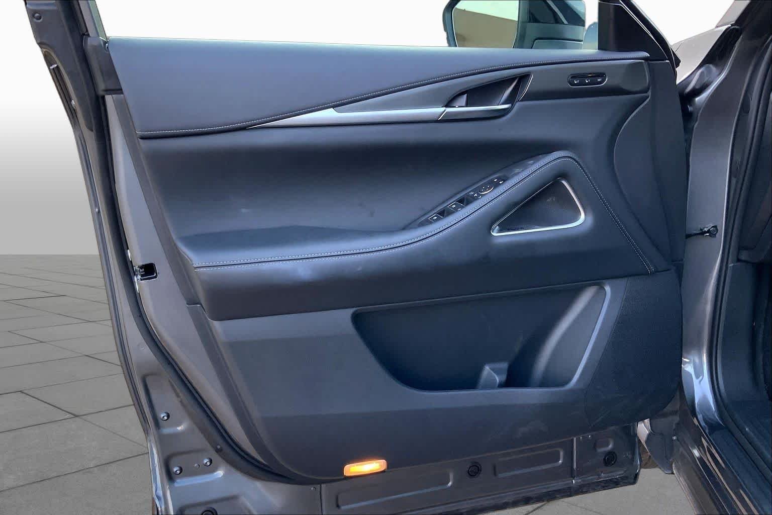 Used 2026 Graphite Shadow INFINITI LUXE image 21