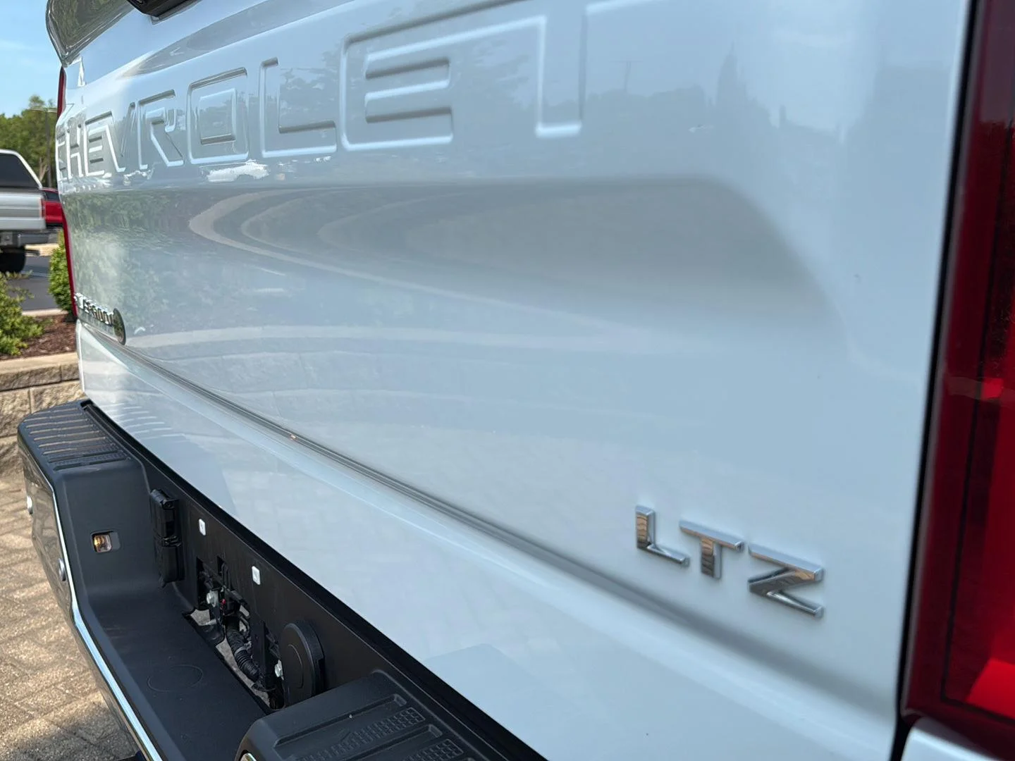 Used 2026 Polar White Tricoat Chevrolet LTZ image 34