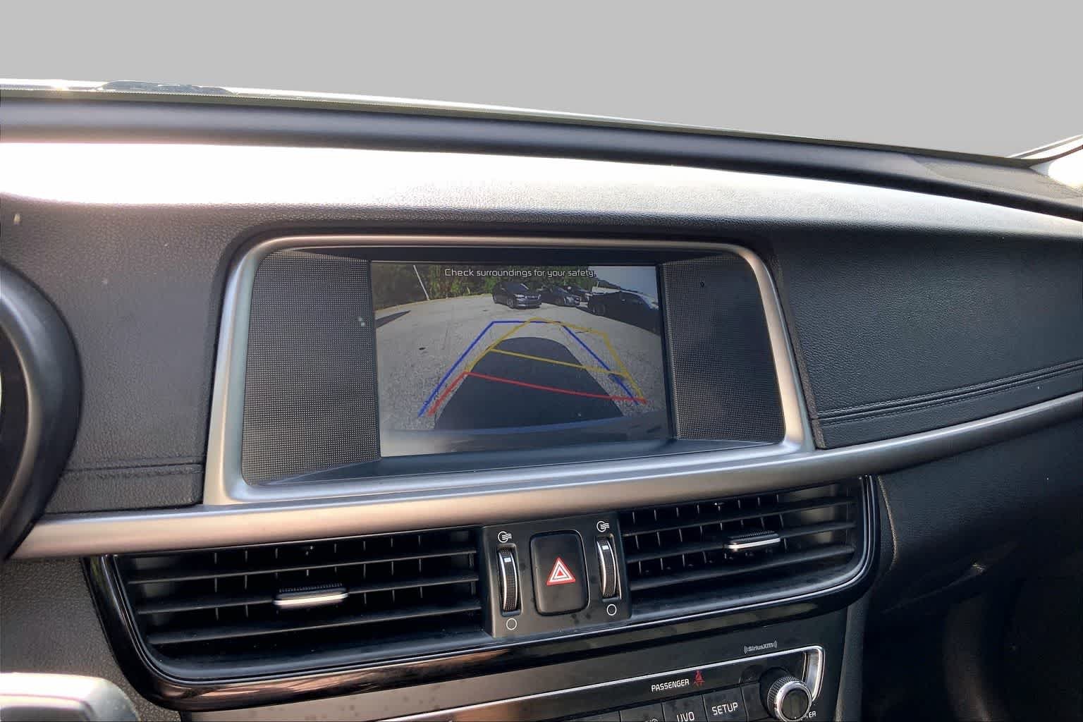 Used 2018 Sparkling Silver Kia LX image 28
