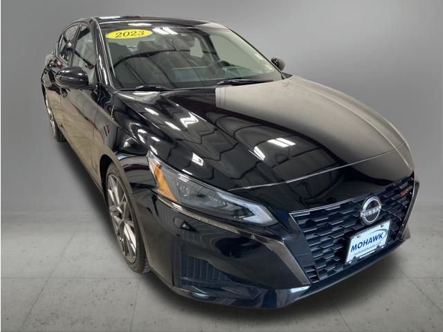 2023 Nissan Altima SR - Photo 8
