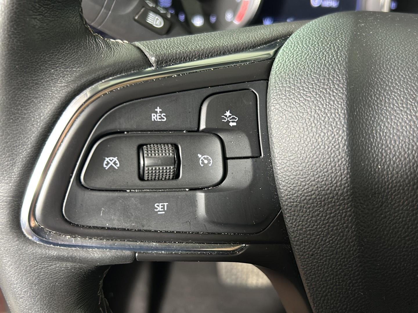 Used 2023 Cinnabar Metallic Buick Select image 20