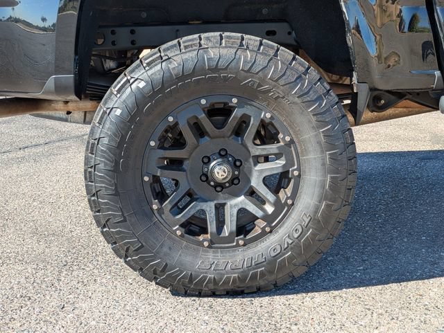 Used 2019 Black Chevrolet Z71 image 9