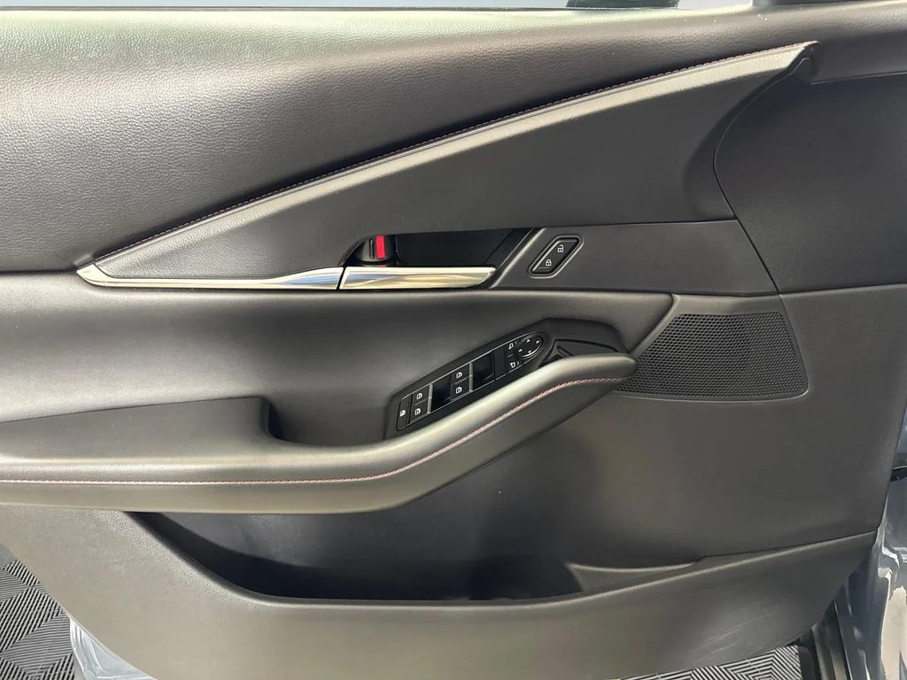 Used 2025 Gray Mazda 2.5 S Carbon Edition image 17