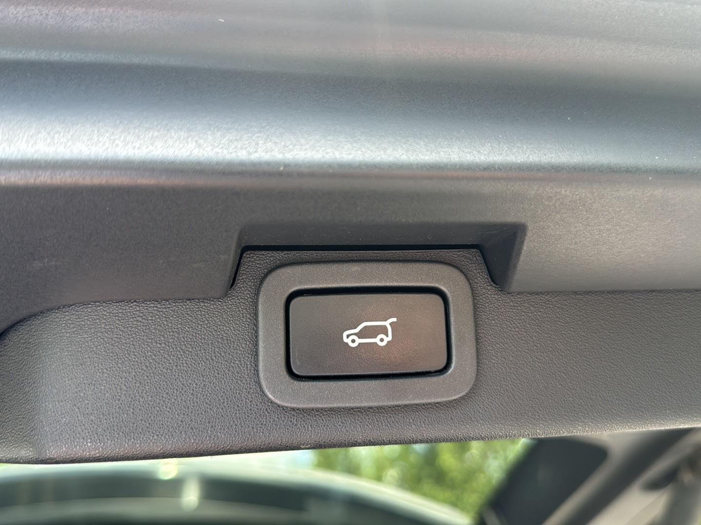 Used 2019 Corris Gray Metallic Land Rover HSE image 11