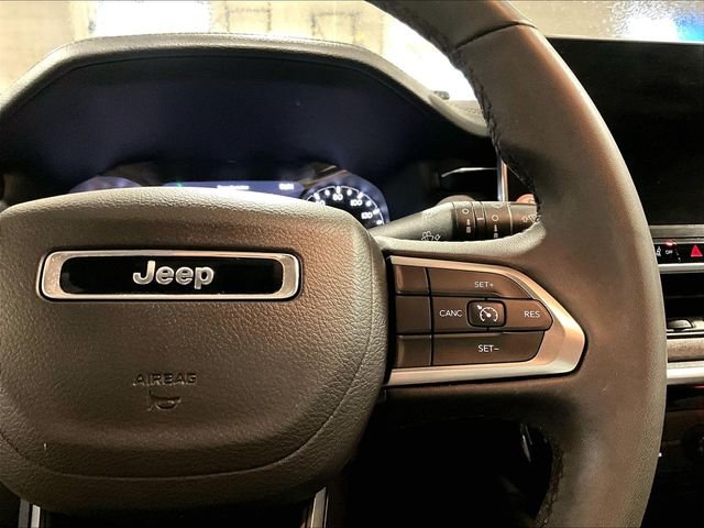 Used 2024 Silver Jeep Latitude image 24