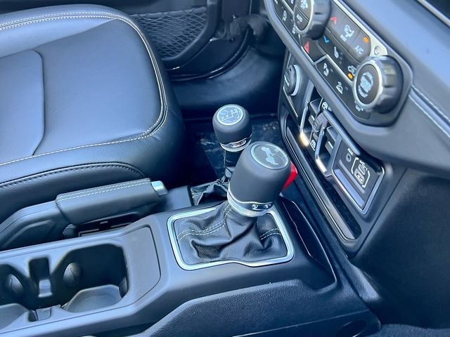 2025 Jeep Wrangler 4-Door Sahara - Photo 12