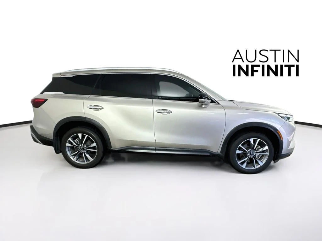 Certified Used 2024 Silver INFINITI LUXE image 11