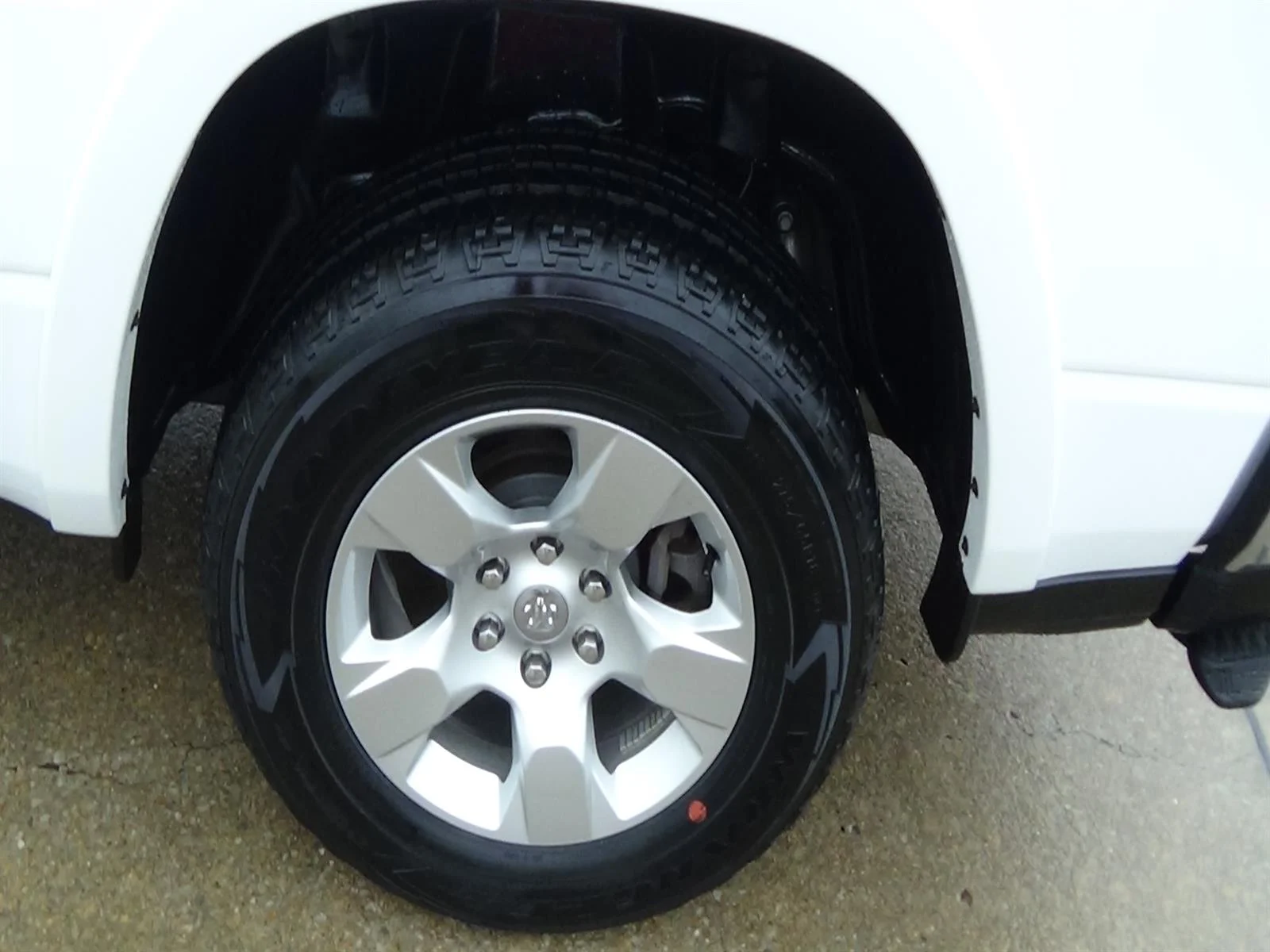 Used 2025 Bright White Clear Coat (pw7) RAM Big Horn image 13