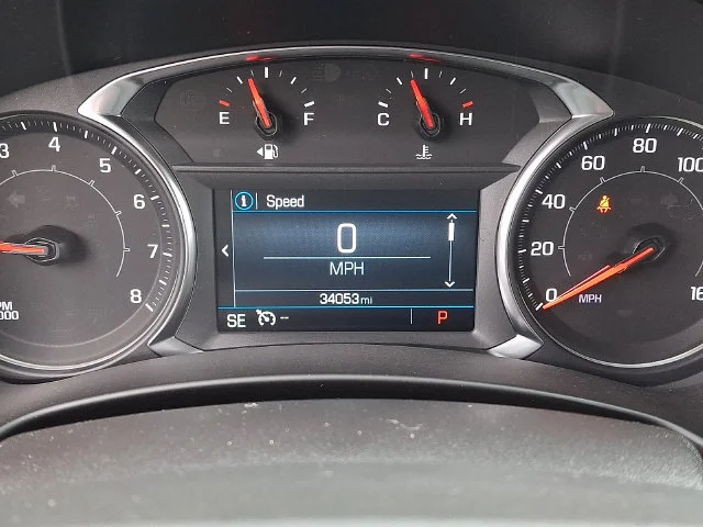 Used 2024 White GMC SLE image 19