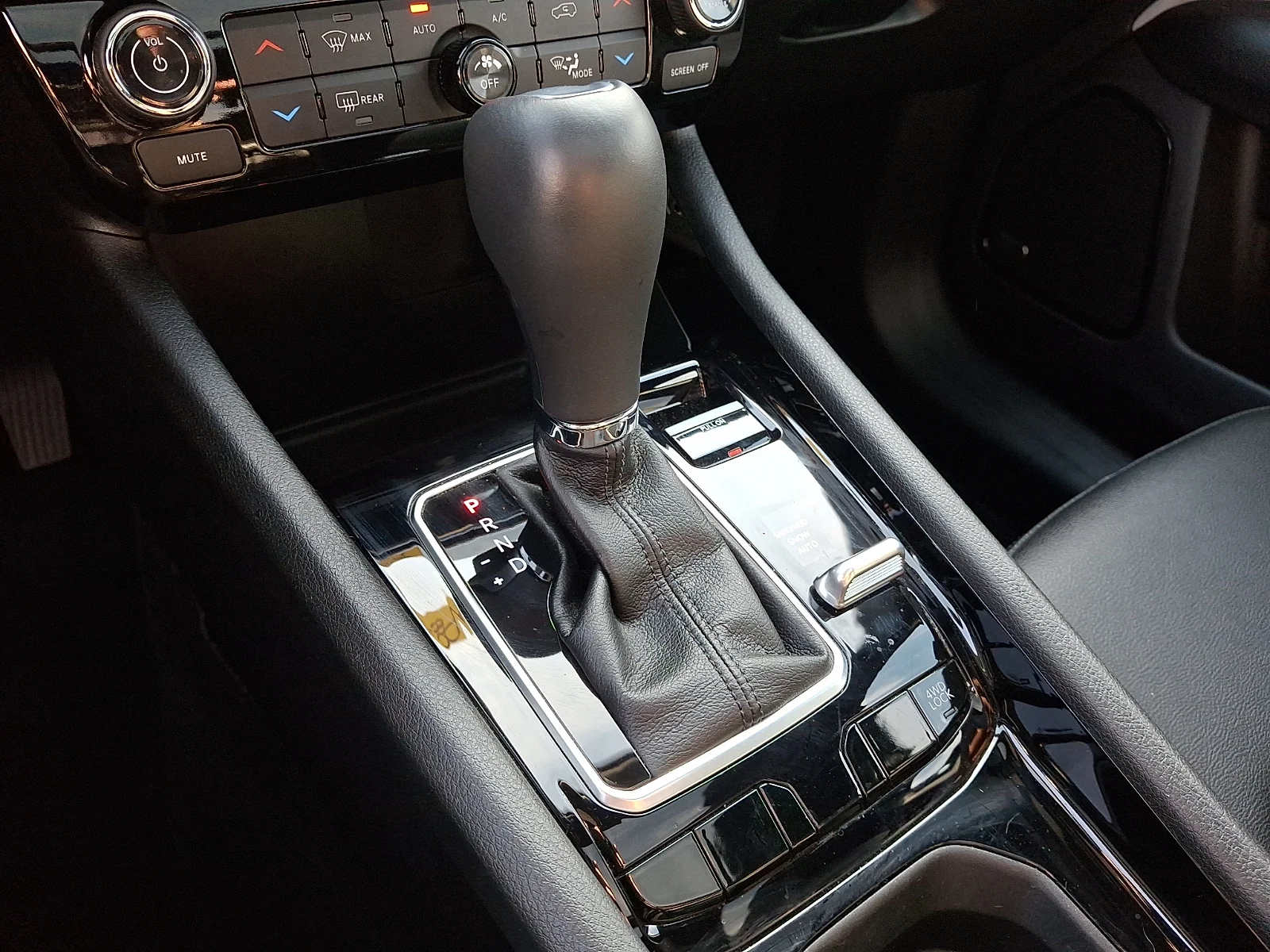 Used 2024 Black Jeep Limited image 15