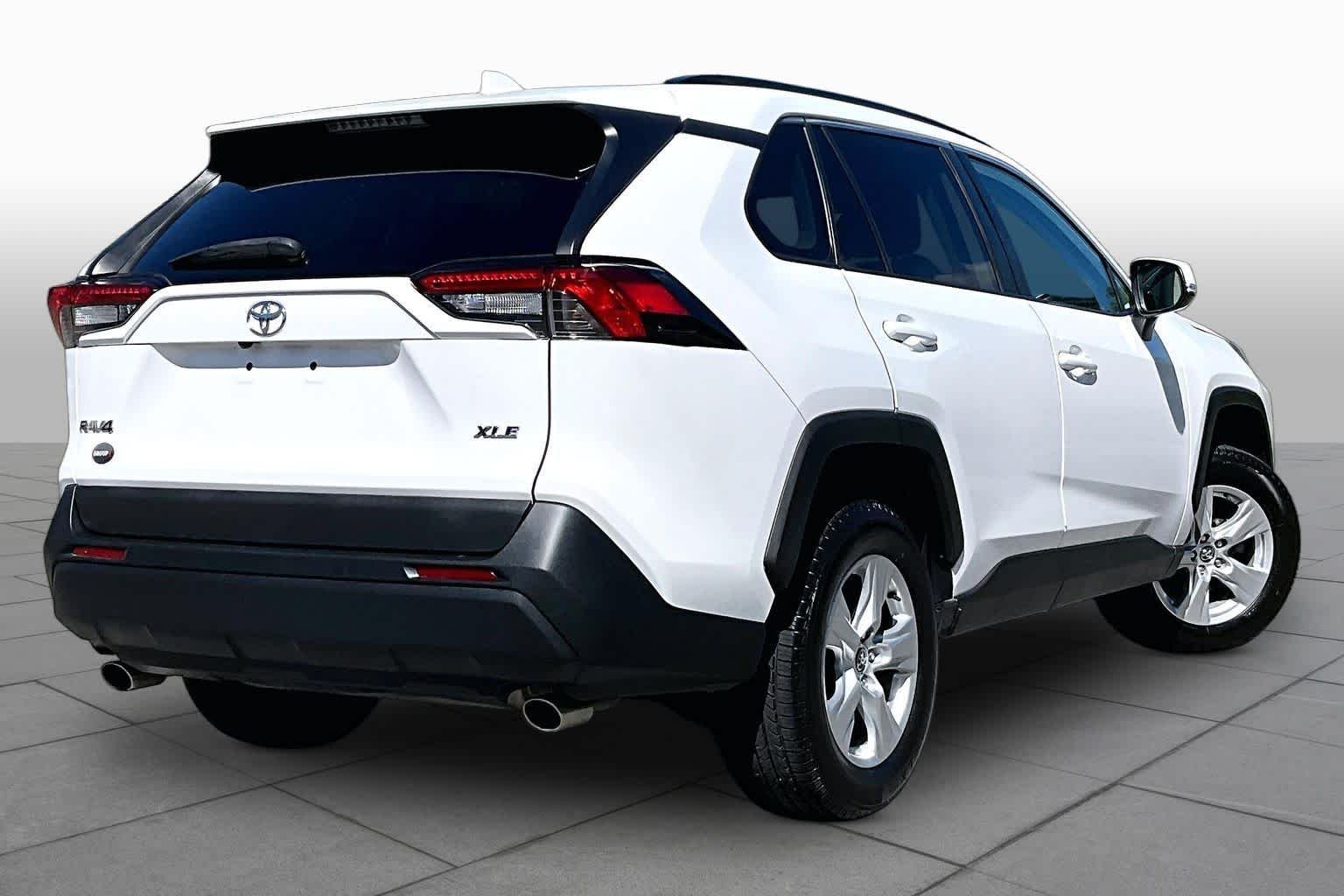 Used 2021 Super White Toyota XLE image 13
