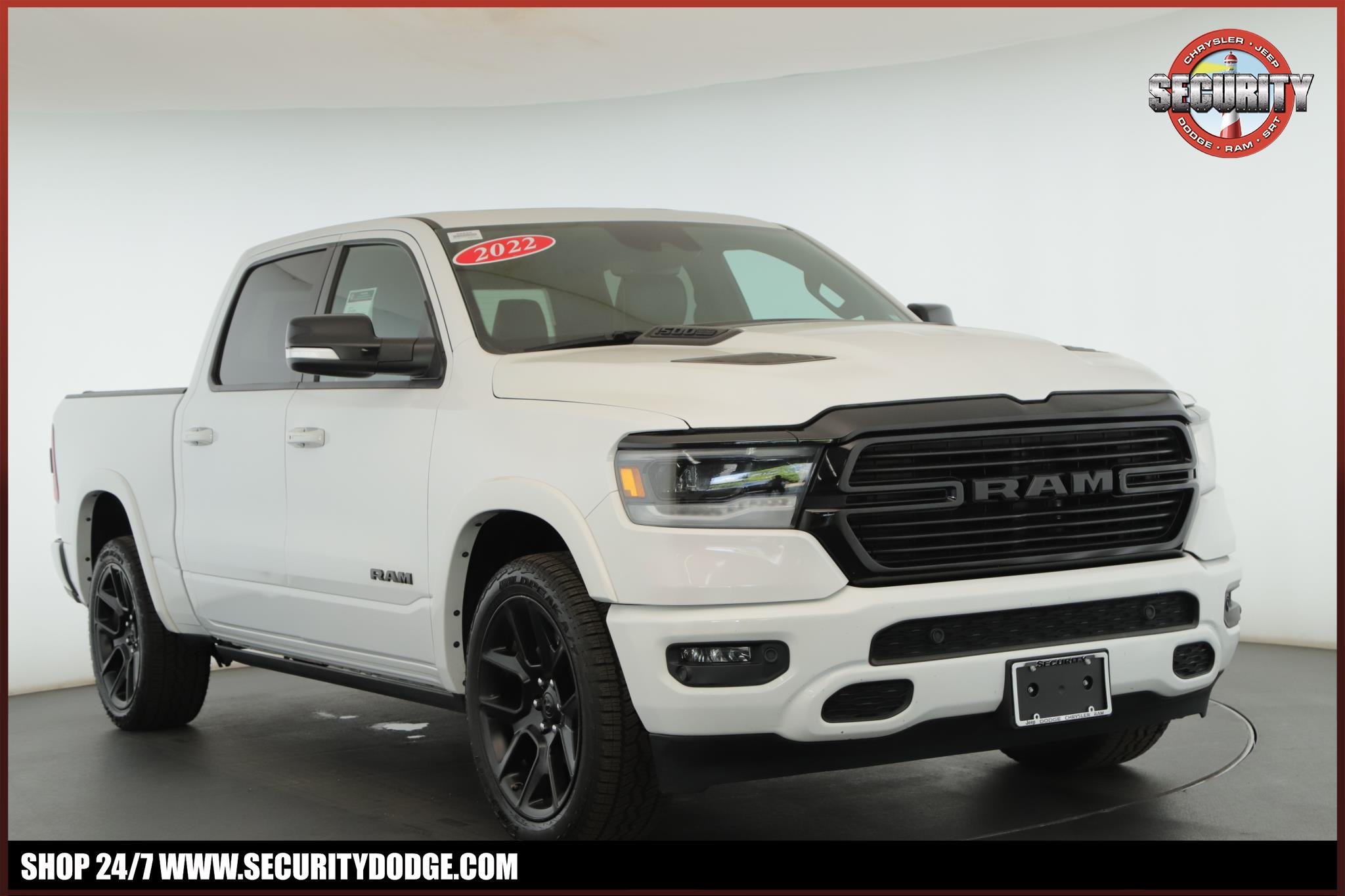 2022 RAM 1500 Laramie 4x4 Crew Cab 5'7's photo