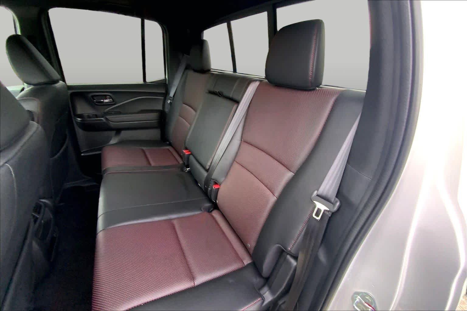 Used 2023 Platinum White Pearl Honda Black Edition image 20