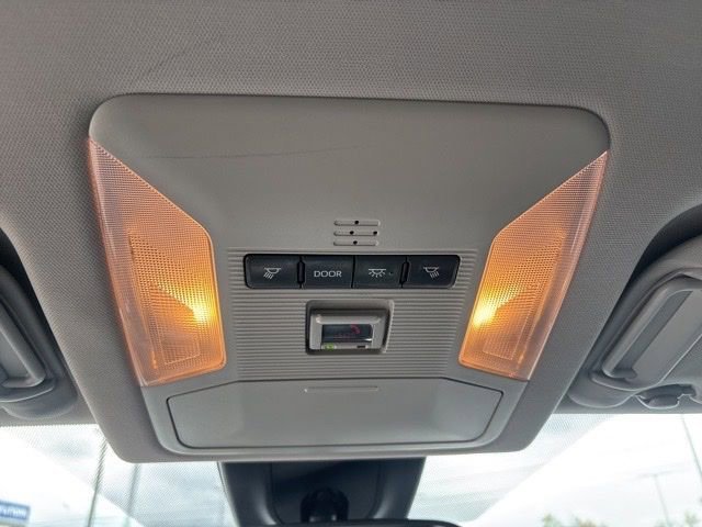Used 2020 Midnight Black Metallic Toyota XLE image 30