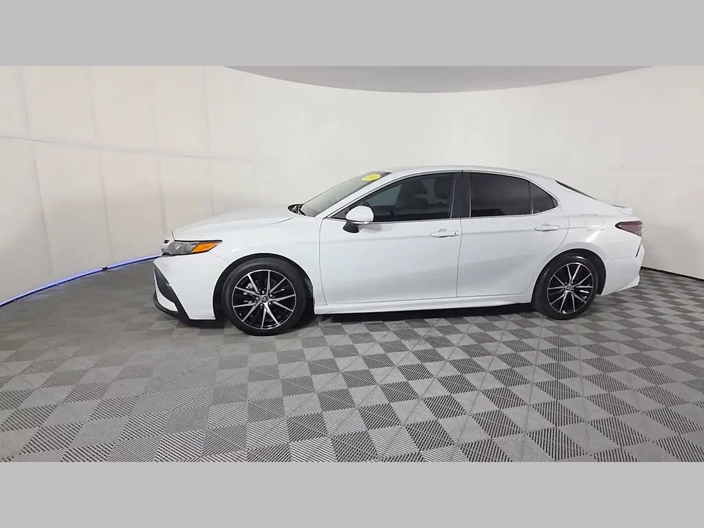 Used 2024 Ice Toyota SE image 49