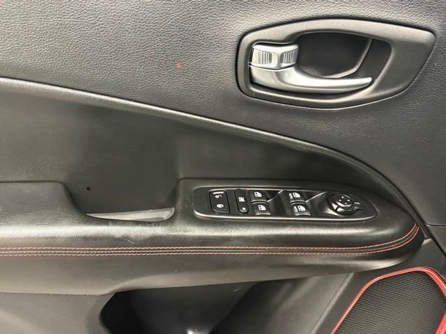 Used 2020 White Jeep Trailhawk image 12