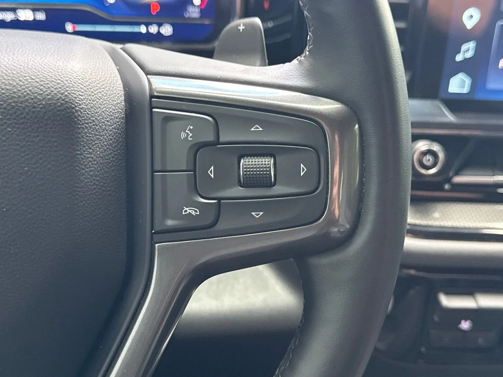 Used 2023 Black Chevrolet ZR2 image 19