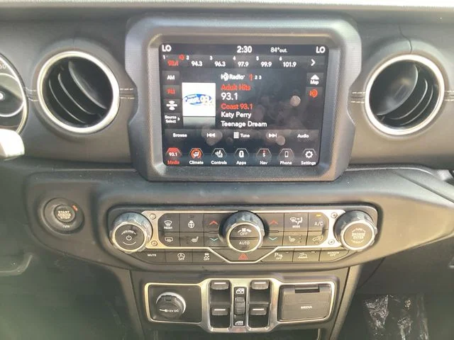 Used 2021 Blue Pearl Jeep Unlimited Sahara image 10