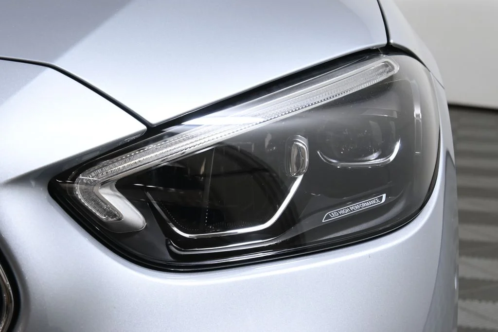 Used 2026  Mercedes-Benz C 300 image 11