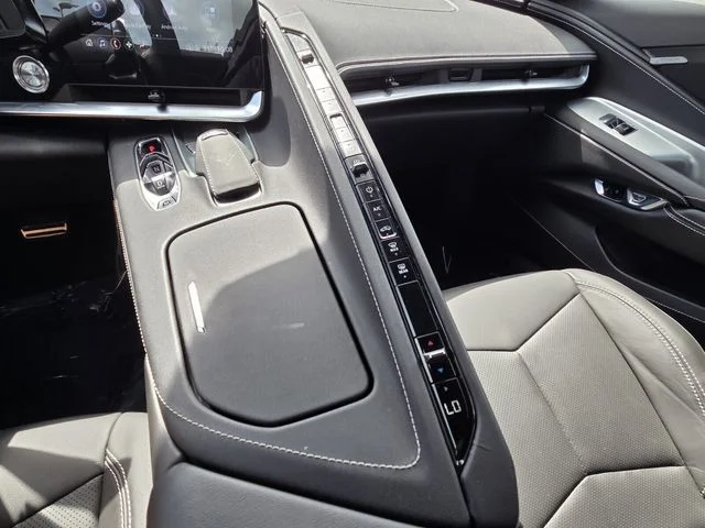 Used 2023 White Chevrolet Stingray image 21