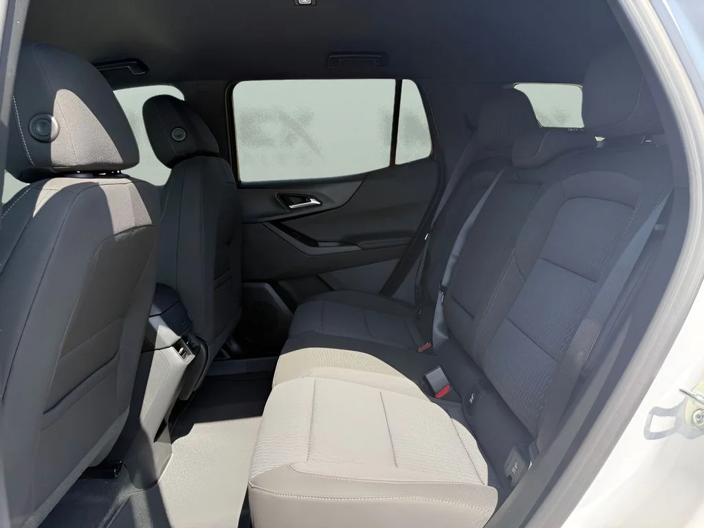 New 2027 White Chevrolet LT image 28