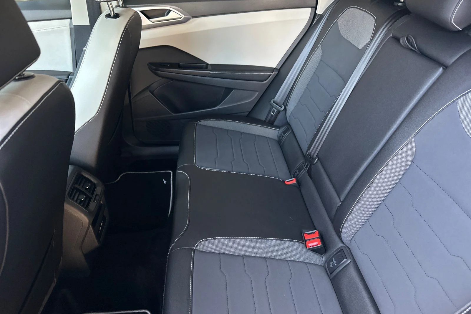 New 2026 Gray Volkswagen 1.5T SE image 10
