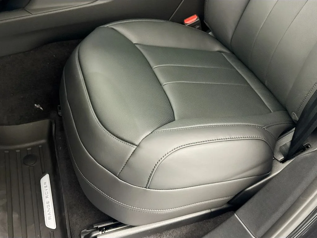 New 2026 Carpathian Grey Land Rover SE image 19