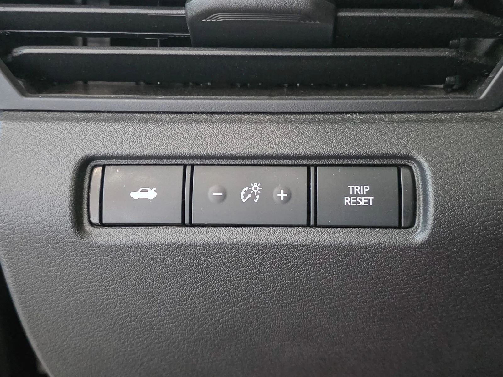 Used 2025 Black Nissan 2.5 SR image 25