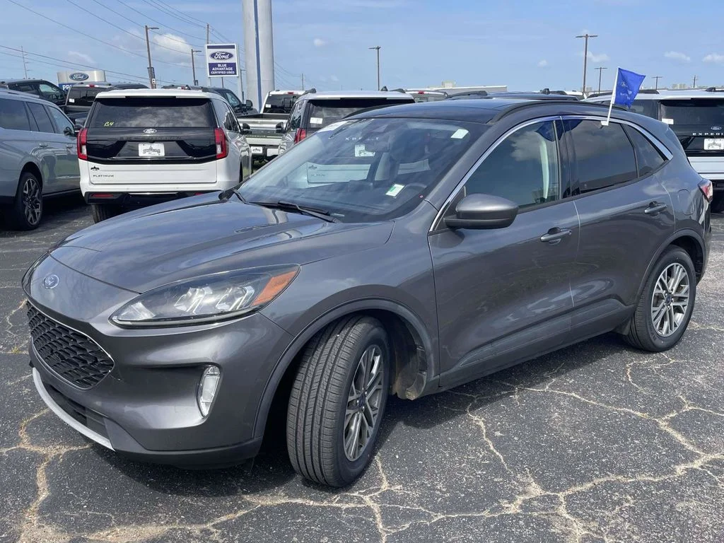 Used 2022 Gray Ford SEL image 7