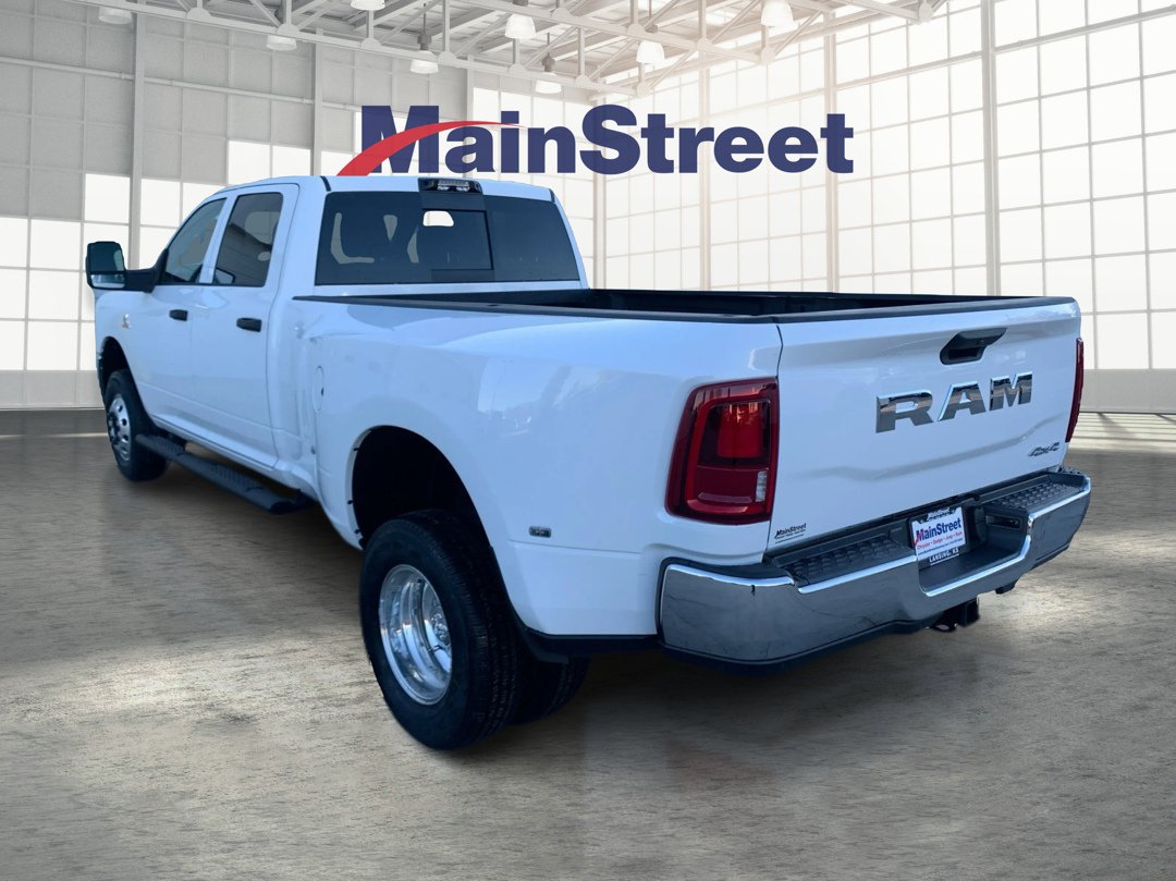 New 2026 Bright White Clear-Coat Exterior Paint RAM Tradesman image 3