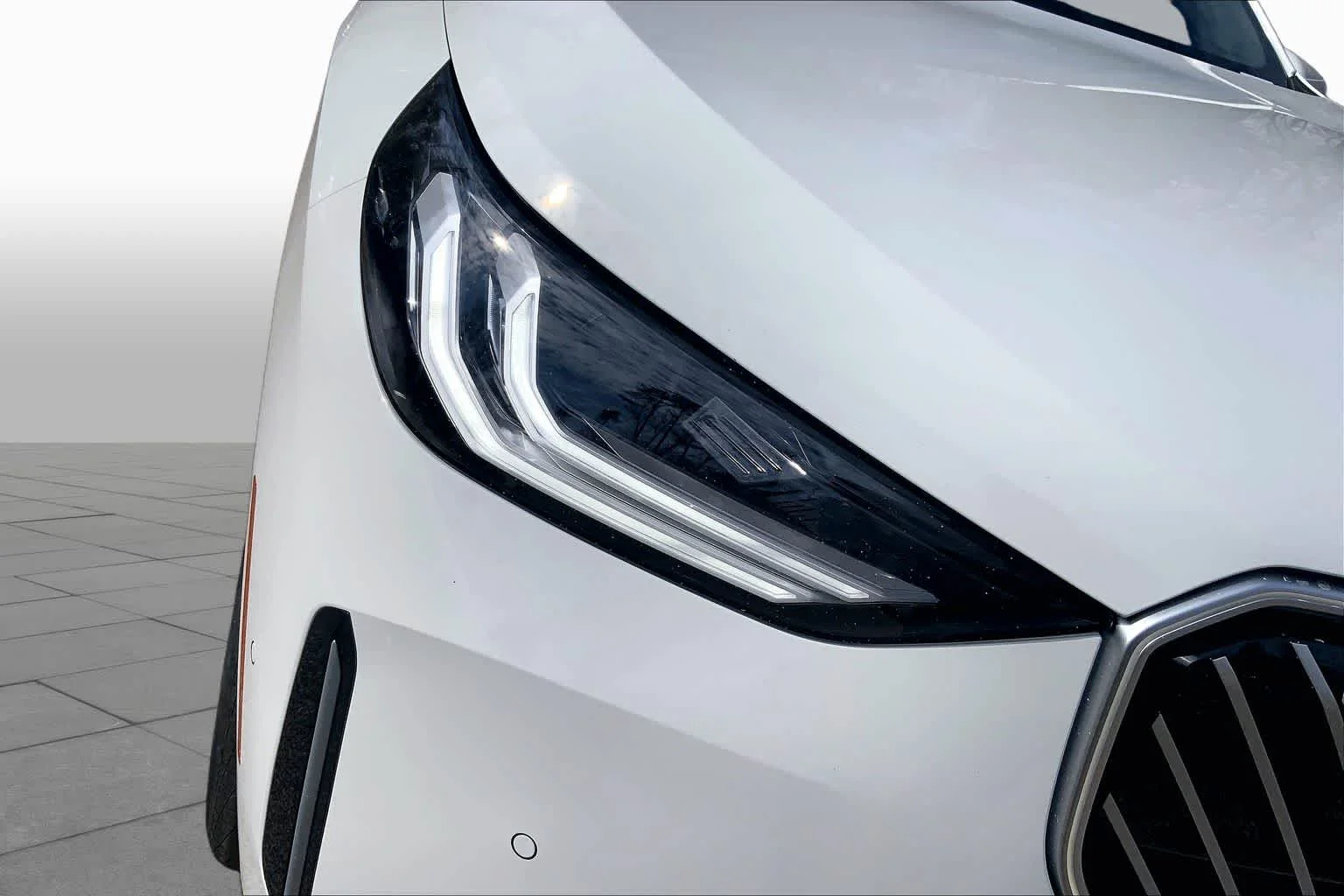 Used 2026 Alpine White BMW 30 xDrive image 13