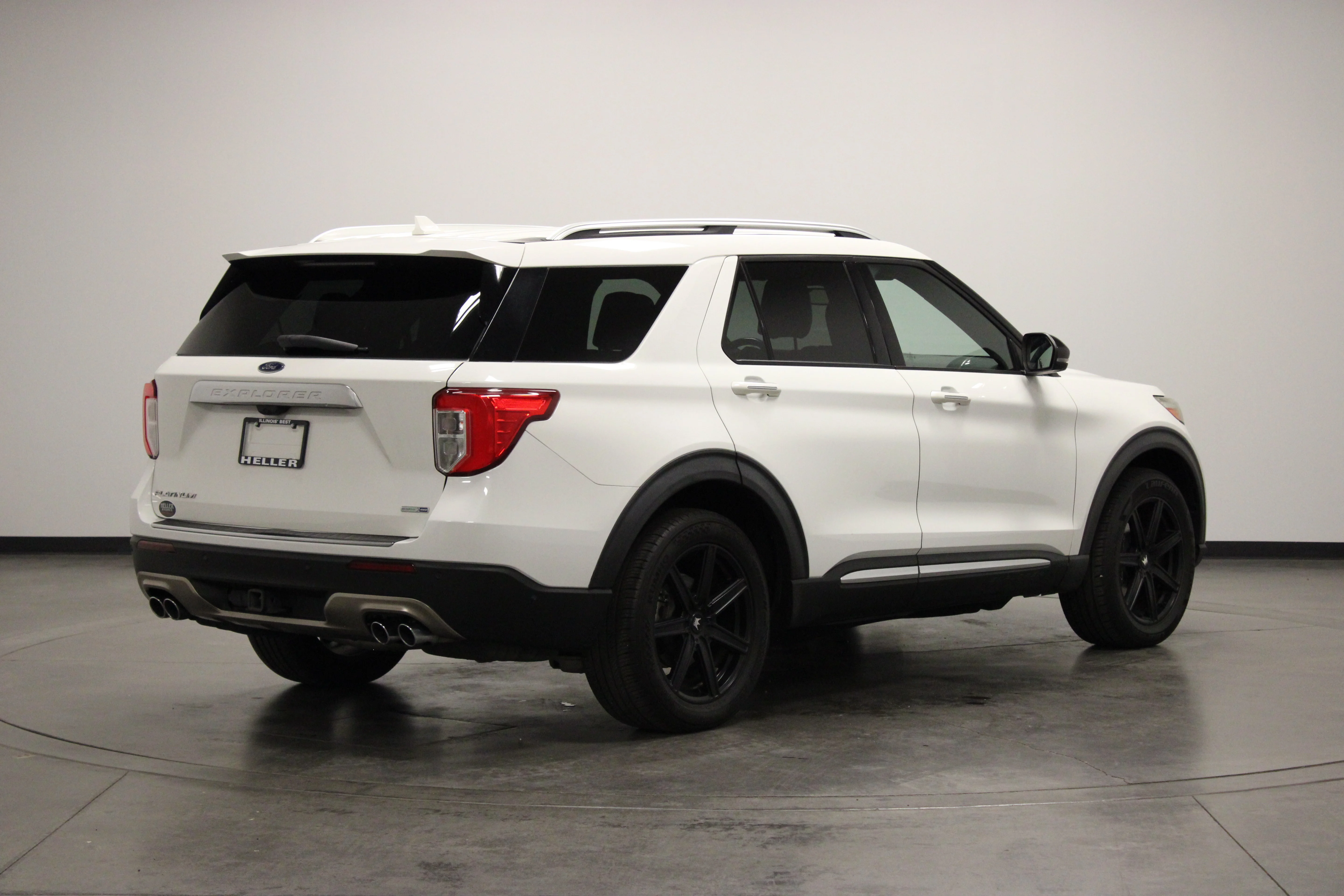 Used 2020 Star White Metallic Tri-Coat Ford Platinum image 8
