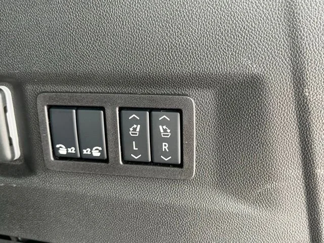 Used 2026 Onyx Black GMC Denali Ultimate image 27