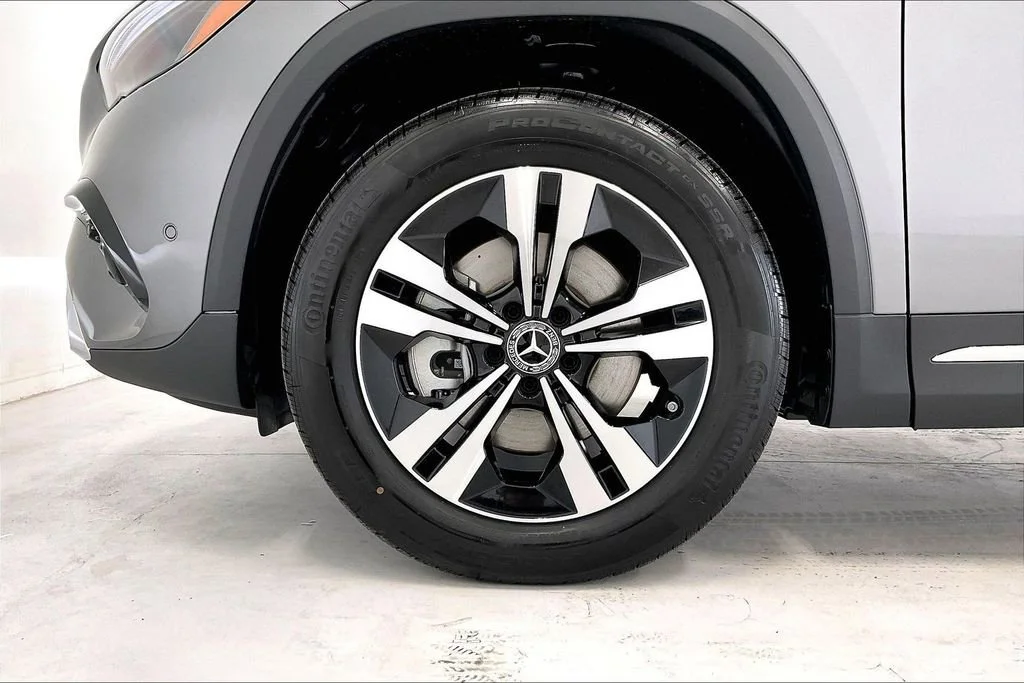 New 2026 Mountain Grey Metallic Mercedes-Benz GLA 250 image 23