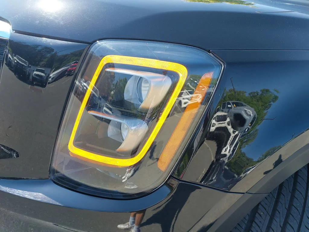 Used 2022 Black Kia SX image 30