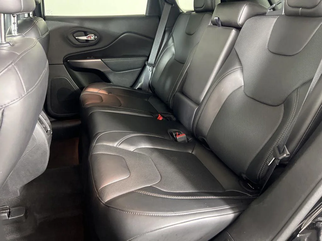 Used 2020 Diamond Black Crystal Pearlcoa Jeep Limited image 22