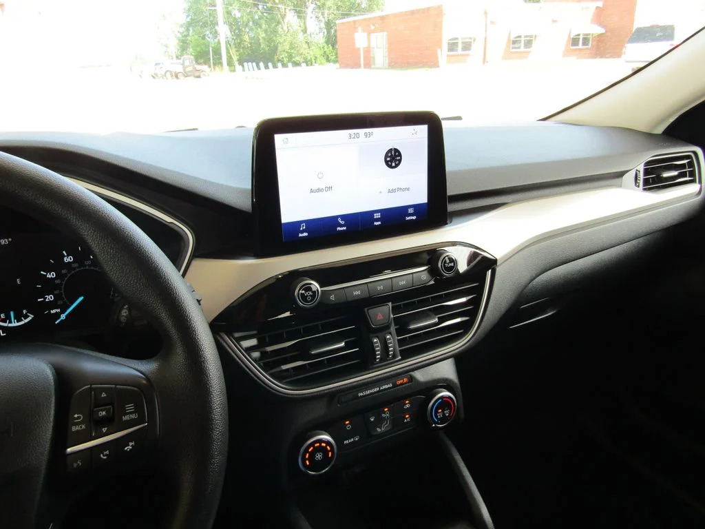 Used 2021 White Ford SE image 22
