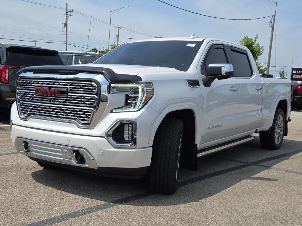 Used 2022 White GMC Denali image 7