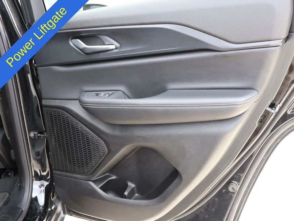 Used 2025 Black Jeep Altitude image 11