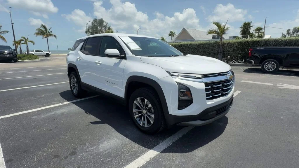 Used 2025 White Chevrolet LT image 2