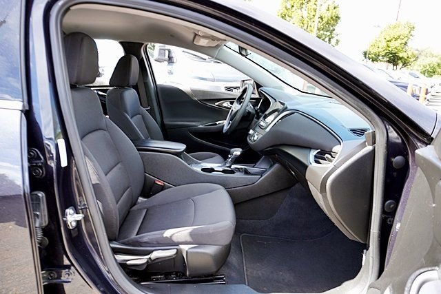 Used 2023 Gray Chevrolet LT image 10