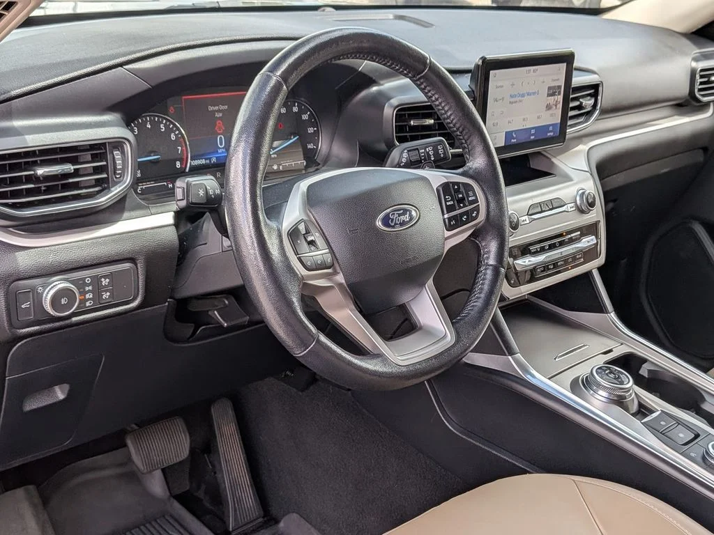 Used 2021 Gray Ford XLT image 32