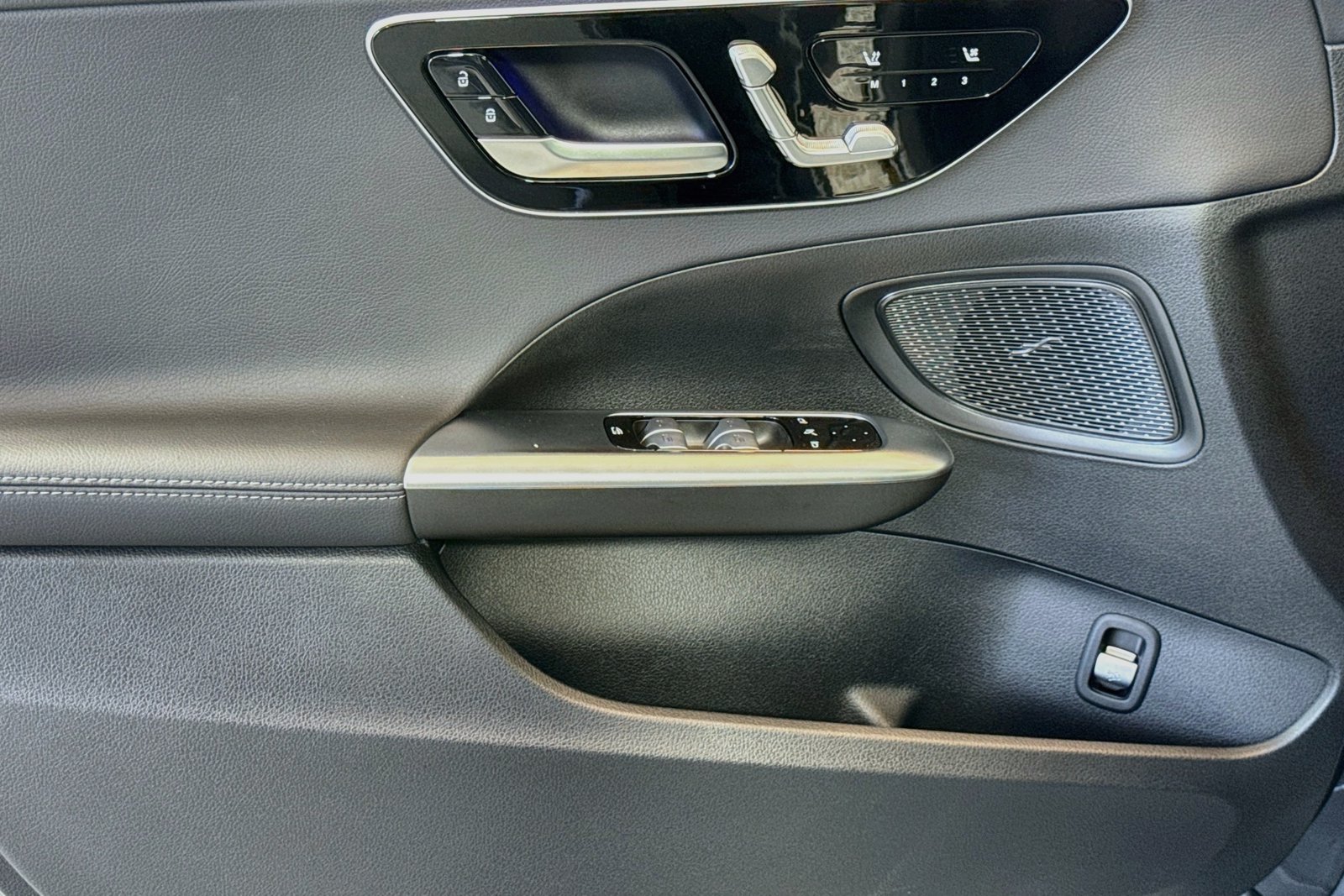 New 2026 Selenite Grey Metallic Mercedes-Benz C 300 image 16