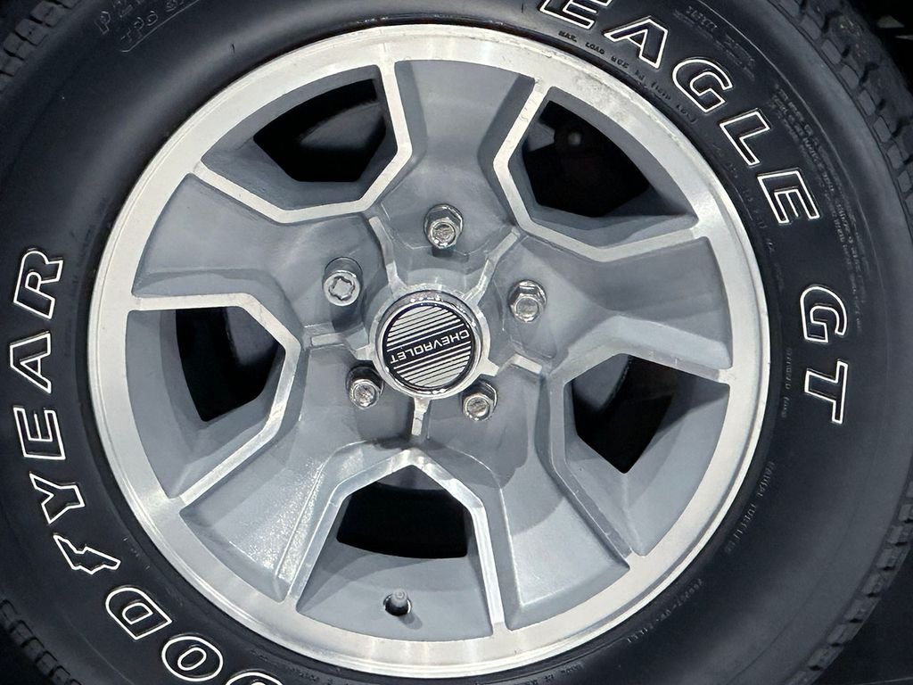 Used 1987 Gray Chevrolet  image 14