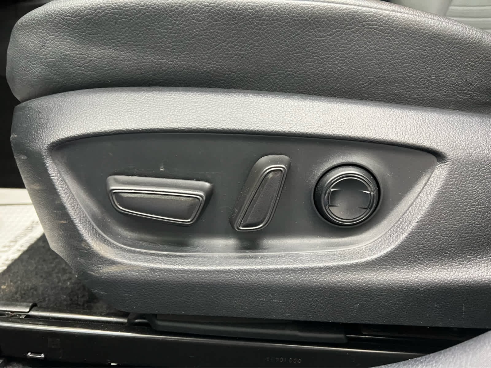 Used 2024 Ice Cap Toyota SE image 18
